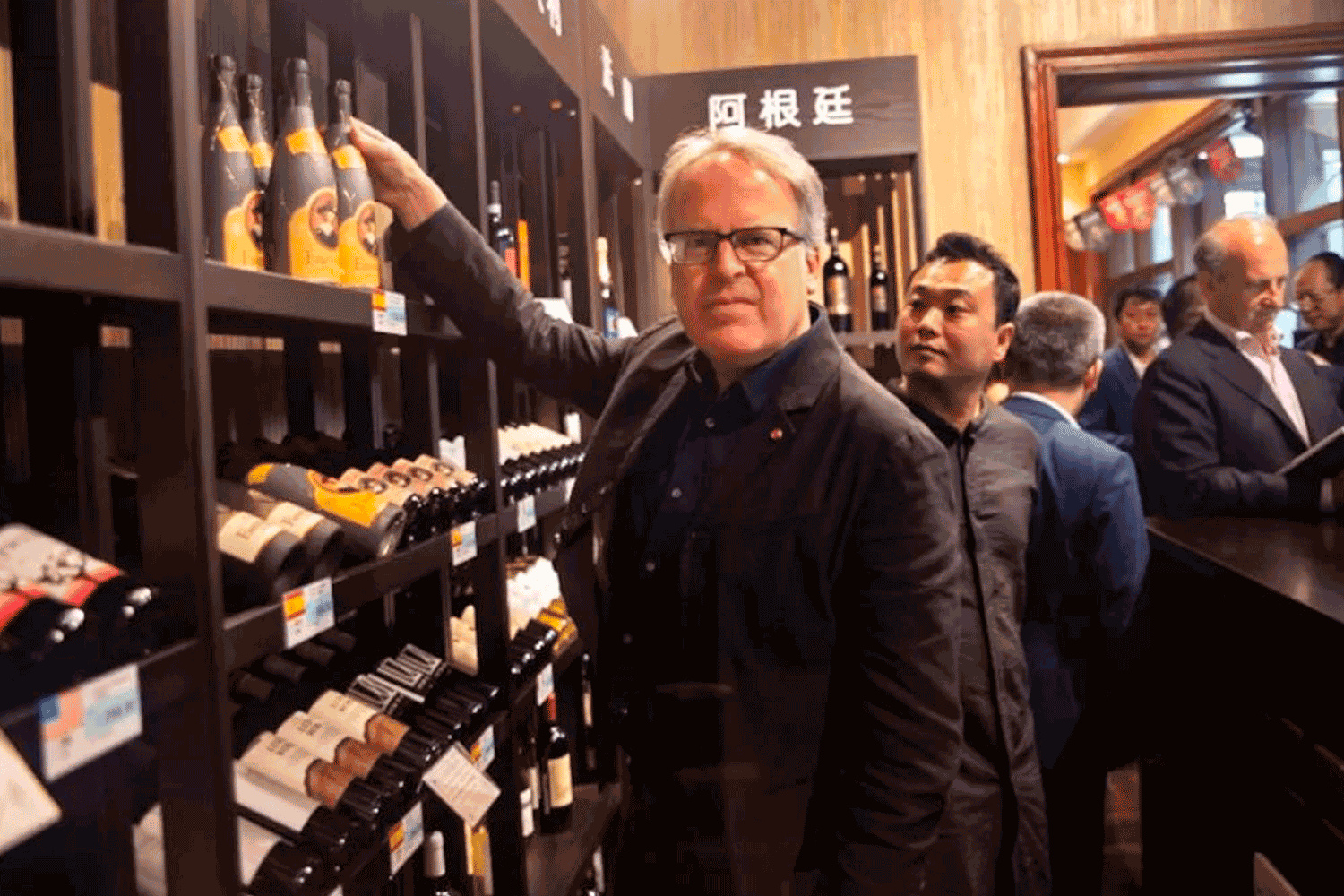 James Suckling en las Catas “Great Wine Hall” by COFCO and James Suckling.