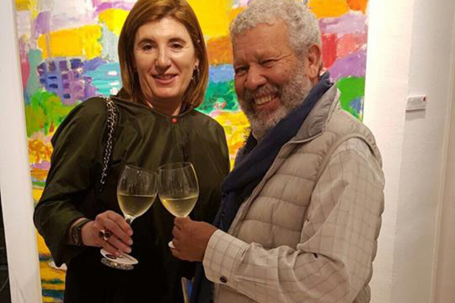 Willy Ramos con Lourdes Martínez Zabala durante la inauguración de la exposición en la galería David Bardía.